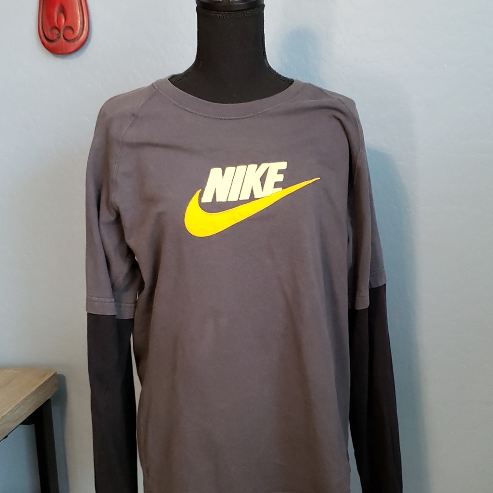 Nike long sleeve shirt